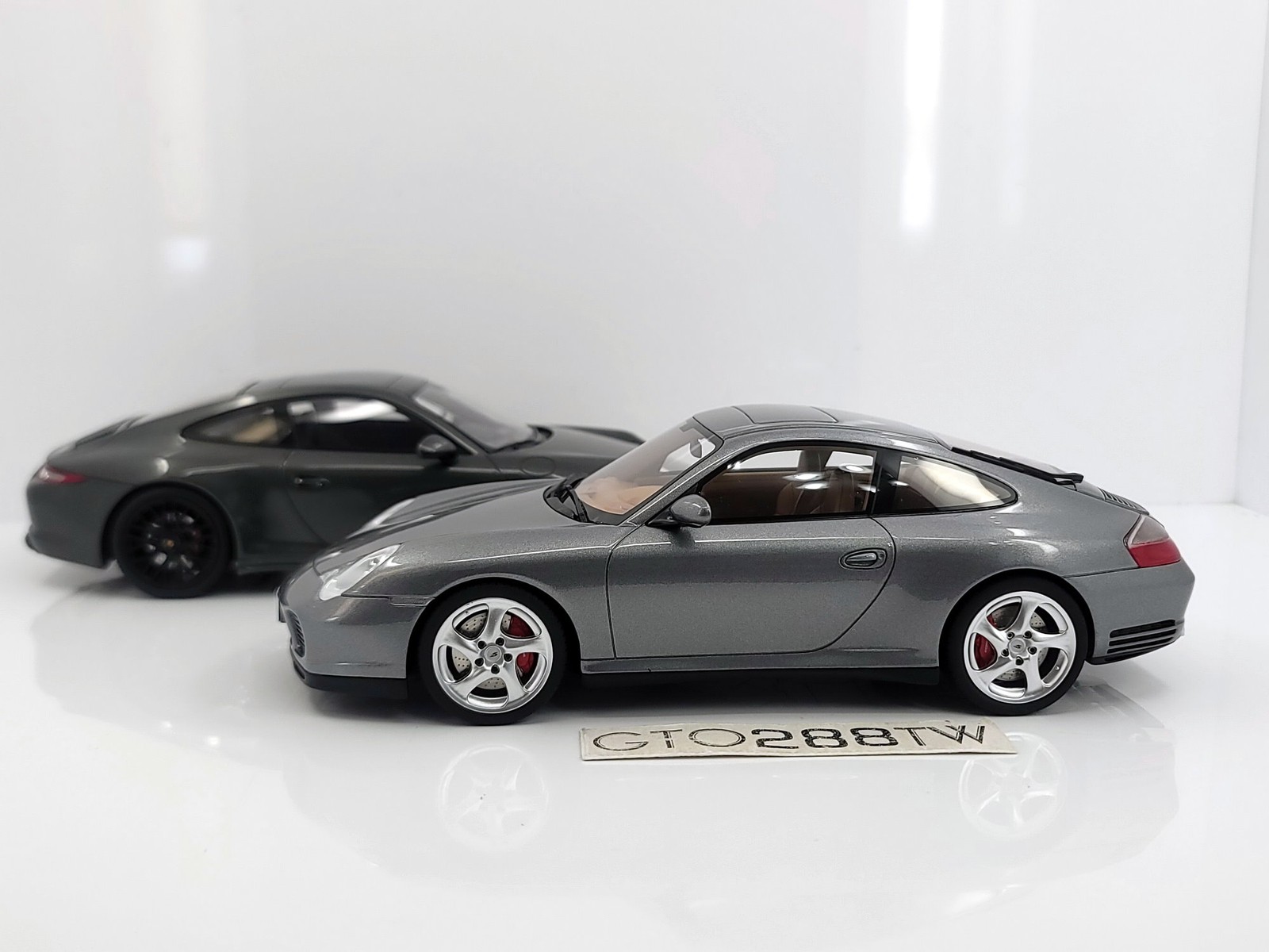 NOREV ポルシェ911 Carrera 4S 1:18 NOREV ポルシェ911 Carrera 4S 1:18 NOREV ポルシェ911 Carrera