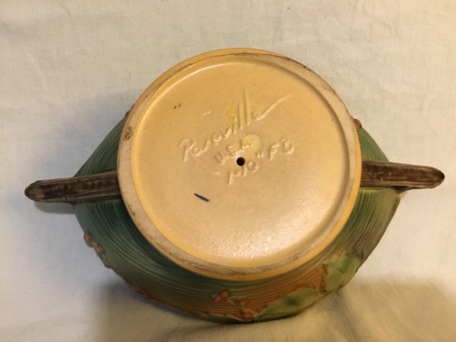 Roseville Bushberry Green Compote —1-10” FB—EXCELLENT!