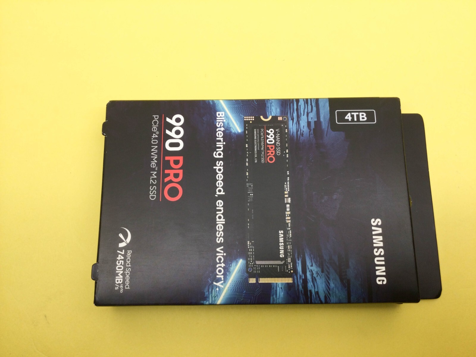 SAMSUNG 990 Pro 4TB M.2 2280 PCIe 4.0 x4 NVMe SSD MZ-V9P4T0B/AM New Sealed SAMSUNG 990 Pro 4TB M.2 2280 PCIe 4.0 x4 NVMe SSD MZ-V9P4T0B/AM New Sealed