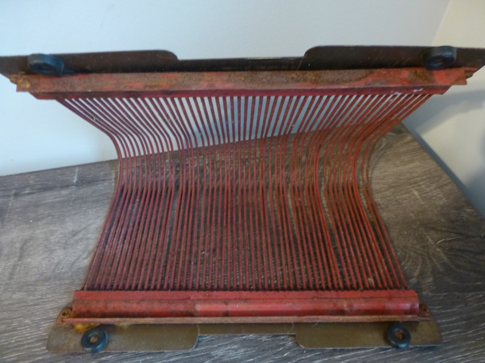 Lyric Junior Vintage Vinyl Record Holder - Metal Rack  45’s Mid Century Red