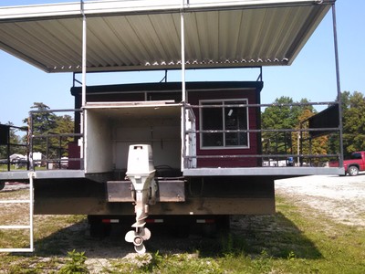 houseboat