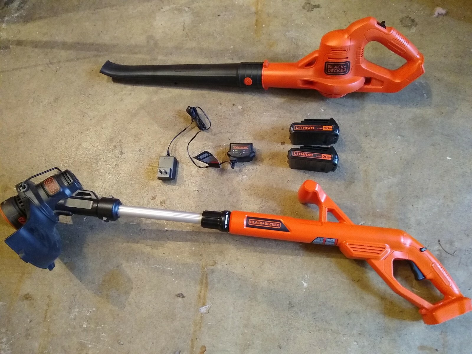 Black & Decker 20V MAX String Trimmer/Sweeper Kit w/ 2 Batteries Used