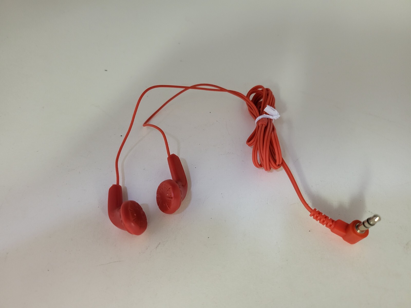 Supreme True Wireless Stereo headset レッド Supreme True Wireless Stereo headset レッド