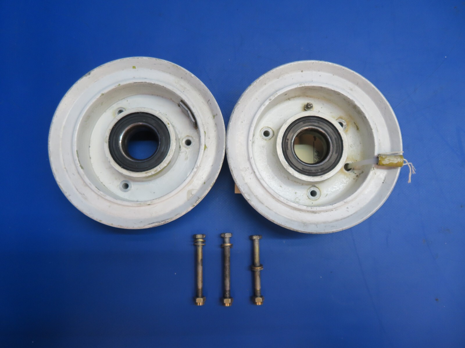 Lake LA-4-200 Cleveland Nose Wheel 40-87C (1222-774) | eBay