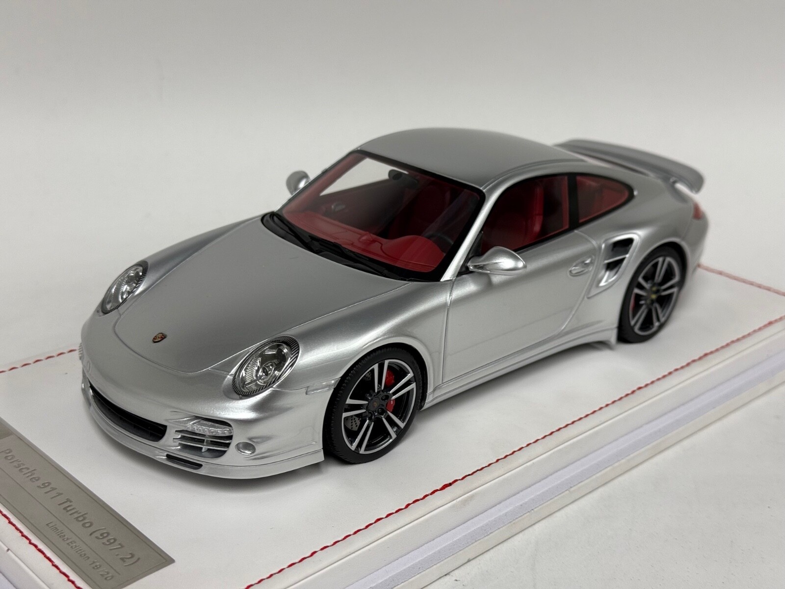 ミニカー VISION 1/43 Porsche 911 997.2 Turbo 2010 1/43 Porsche 911 997-2 Turbo 2010 Silver Diecast Model by