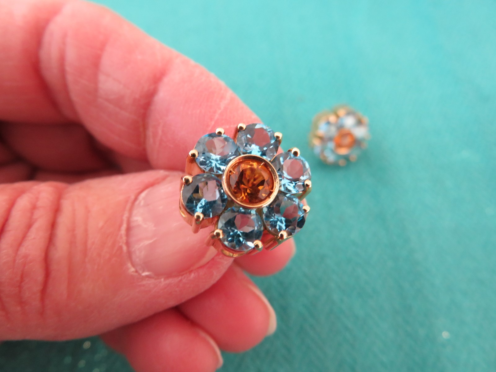 PASQUALE BRUNI 18K SOLID GOLD BLUE TOPAZ & CITRINE 15 MM FLOWER EARRINGS PIERCED