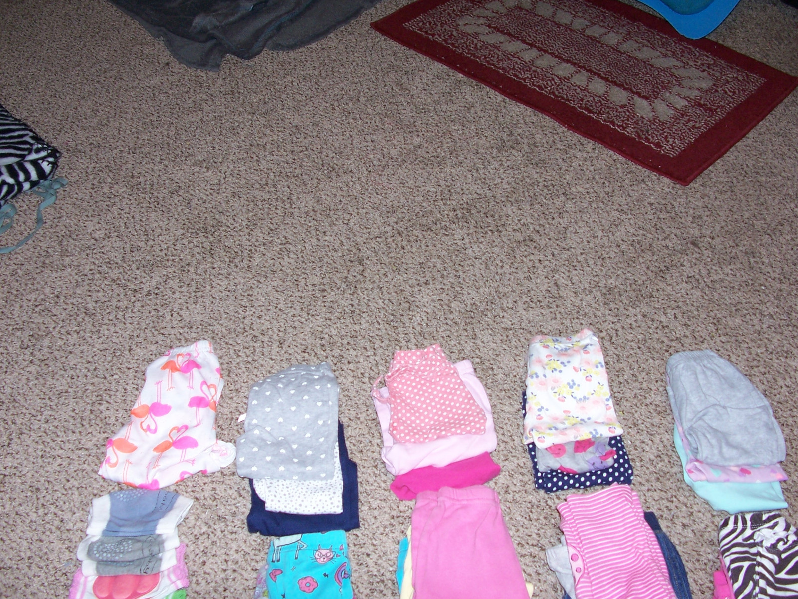48 girls clothing sizes 9,-12 months lot