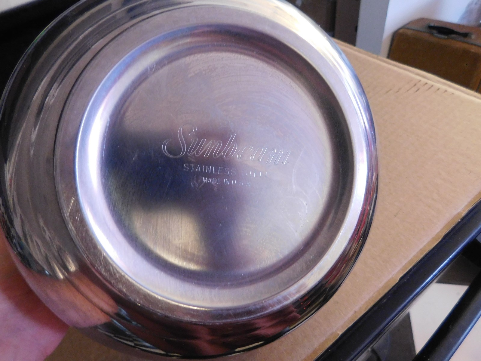 PAIR OF VINTAGE SUNBEAM STAINLESS STEEL MIXMIXER MIXING BOWLS 9