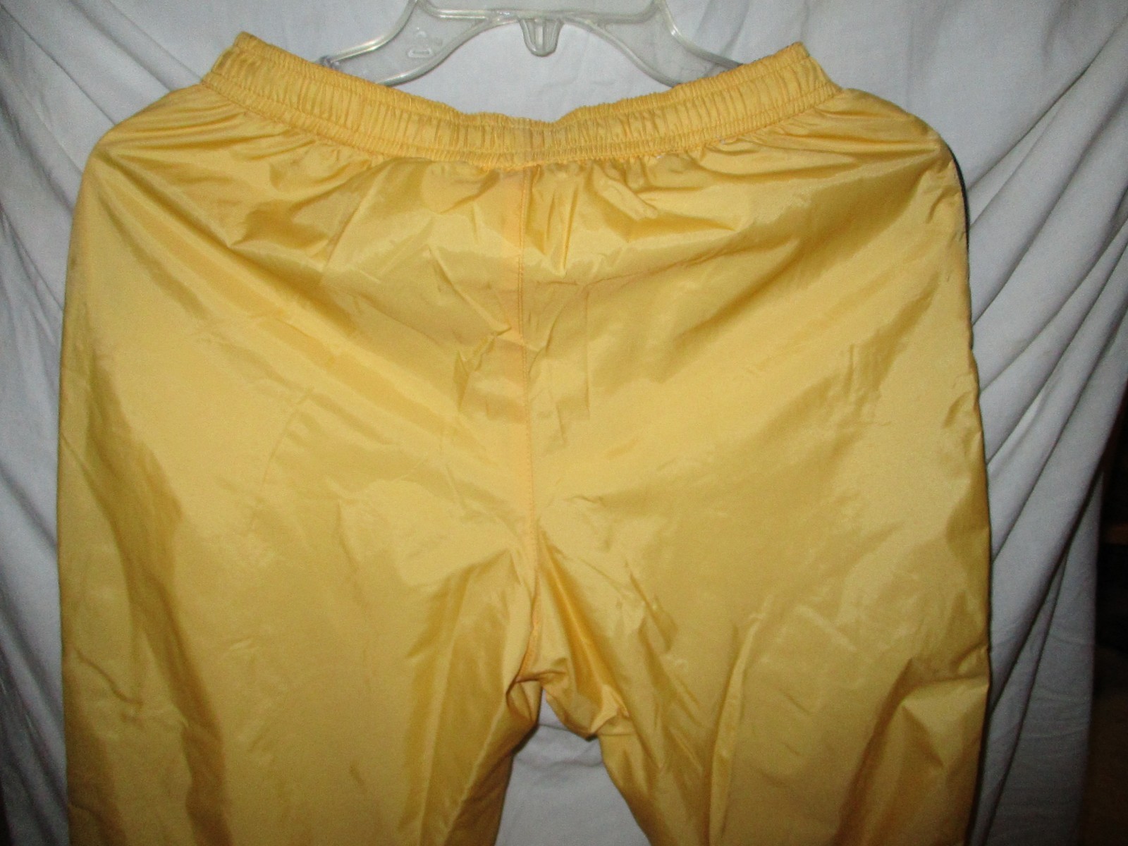 AEROPOSTALE SZ. XXS NYLON LINED ATHLETIC PANTS ZIP LEG TO WAIST 2 POCKET