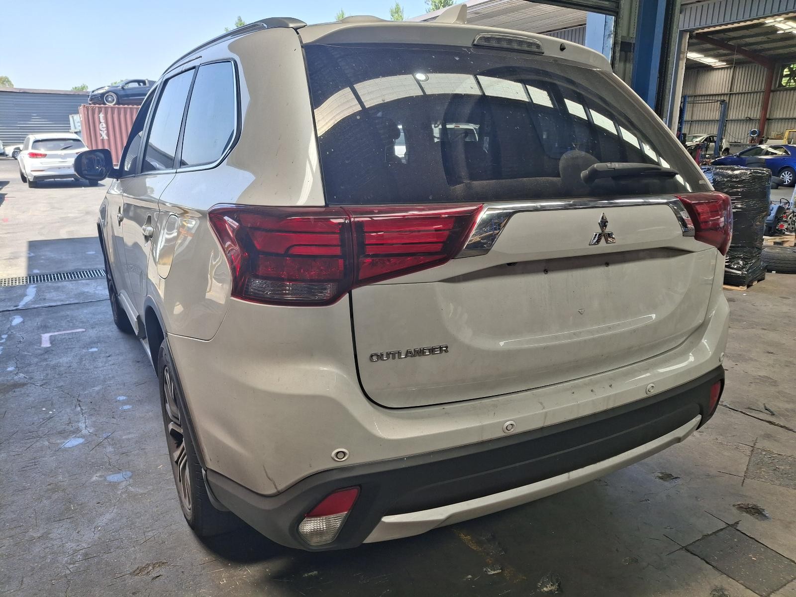 MITSUBISHI OUTLANDER 2015-2021 LEFT GUARD ZK-ZL, W/ FLARE, NON INDICATOR TYPE, 0 - thumbnail 4