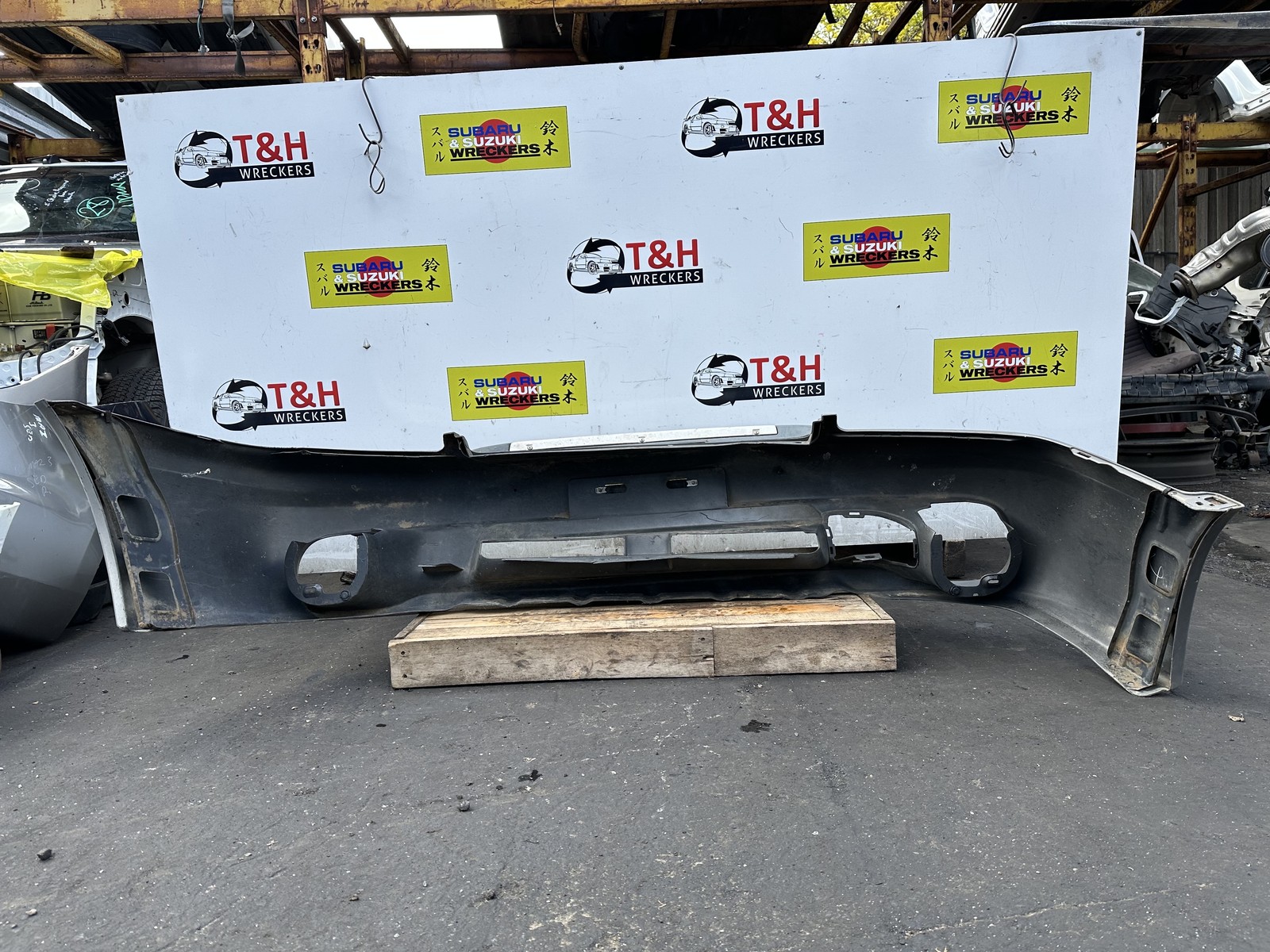 1998 - 2000 Subaru Outback BH Front Bumper Bar - thumbnail 6