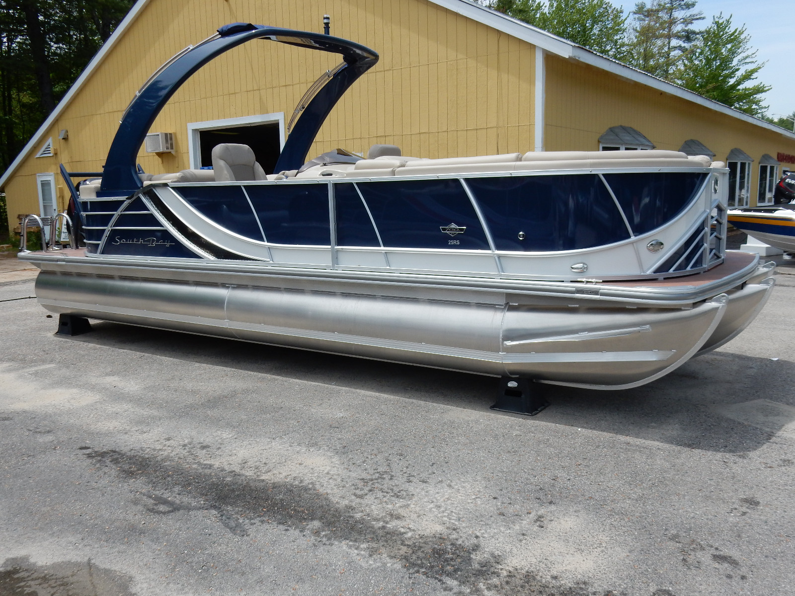2017 South Bay 725RS Arch