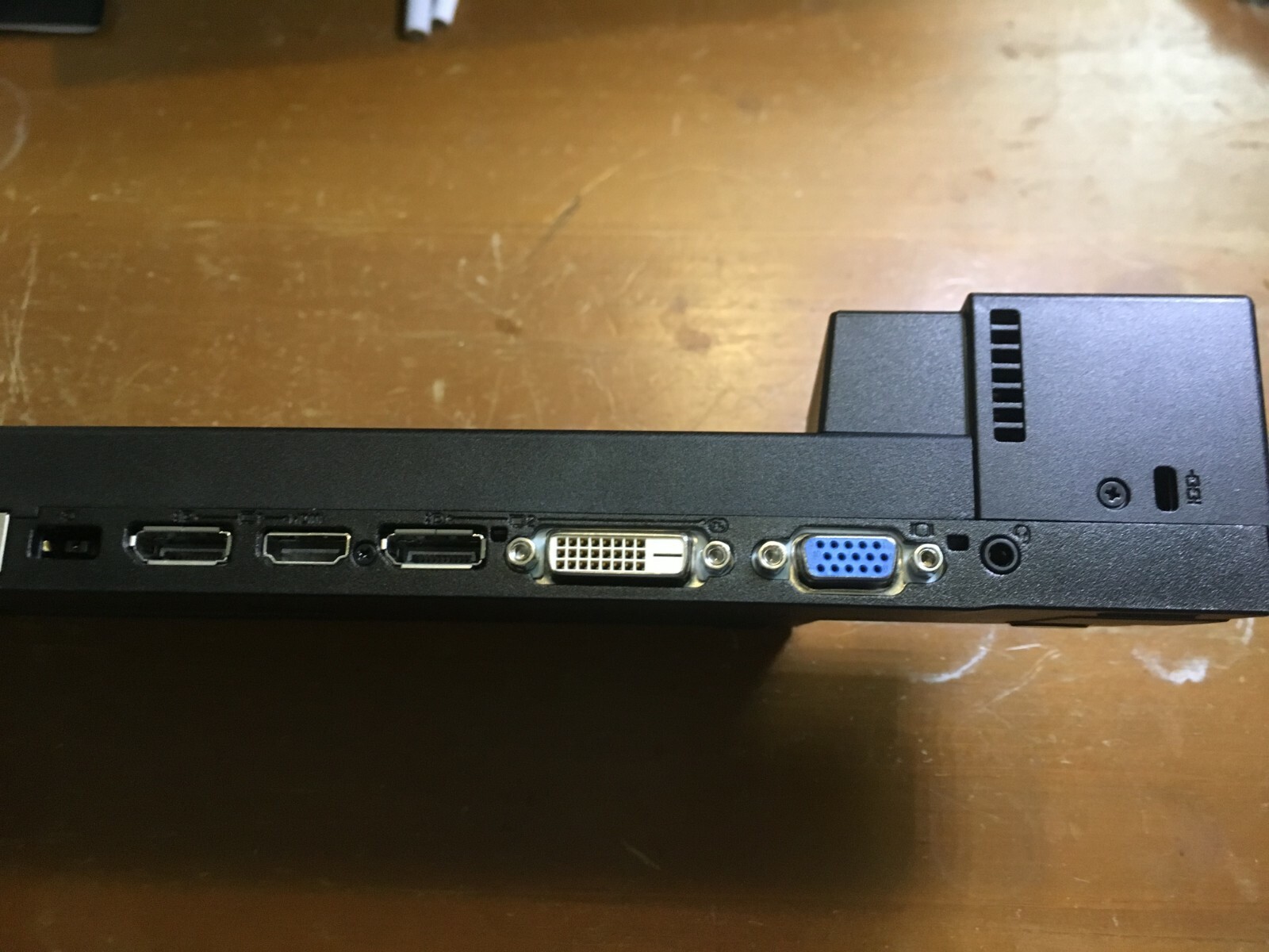 Lenovo ThinkPad Workstation Docking Station  Type 40A5  (No Charger/Keys)