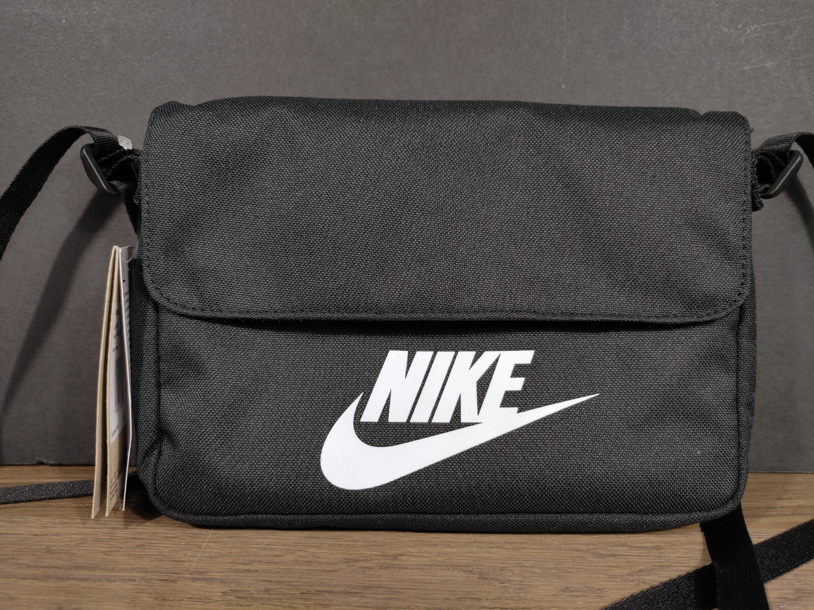 Женская сумка NEW Nike Sportswear Unisex Black White Futura 365 Crossbody  Bag CW9300-010 : купить с доставкой из США, цена 4 663 руб - (374324950787)