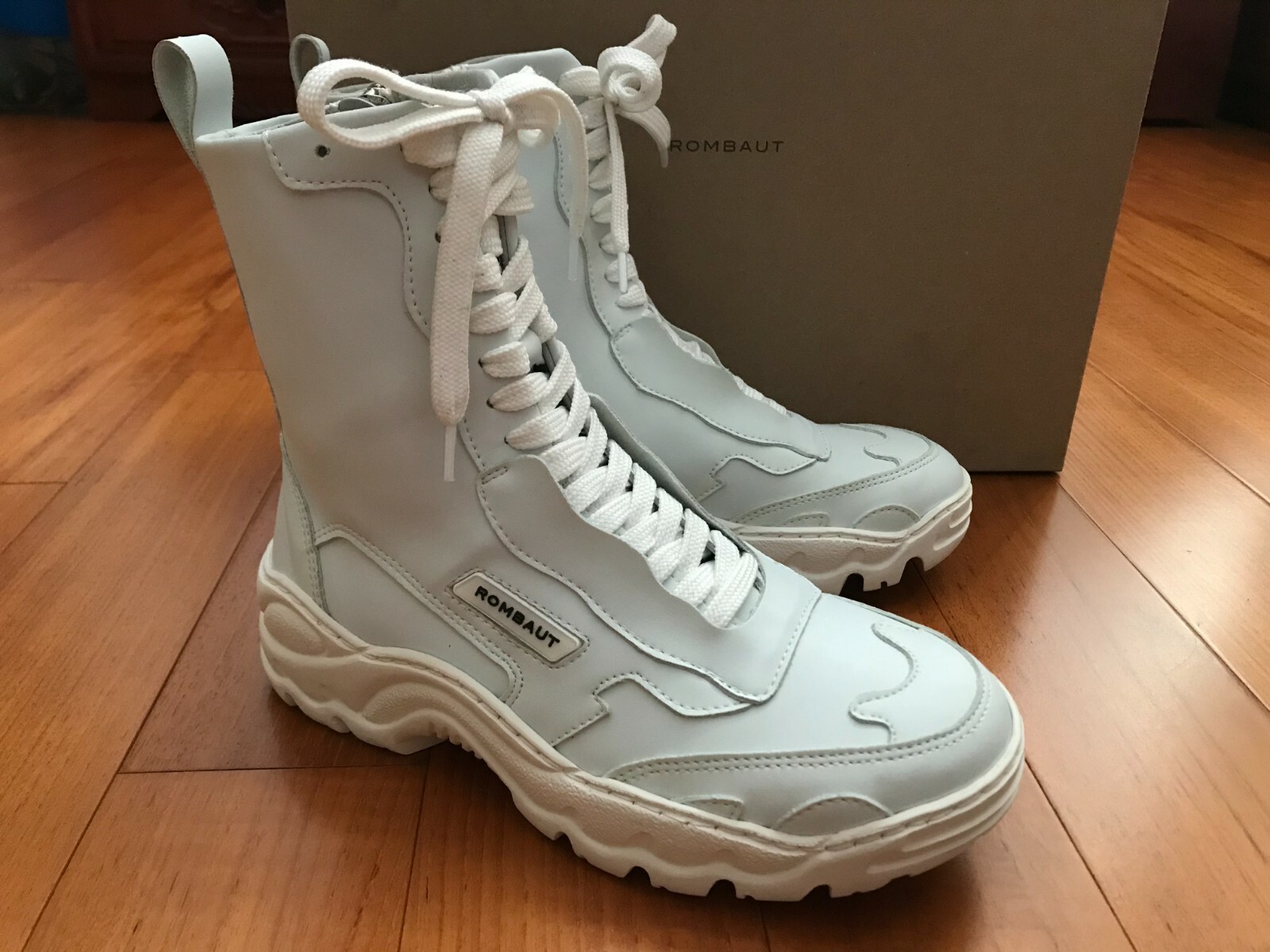 NEW Rombaut Boccaccio Boot White Size EU 37 Vegan Leather NEW Rombaut Boccaccio Boot White Size EU 37 Vegan Leather