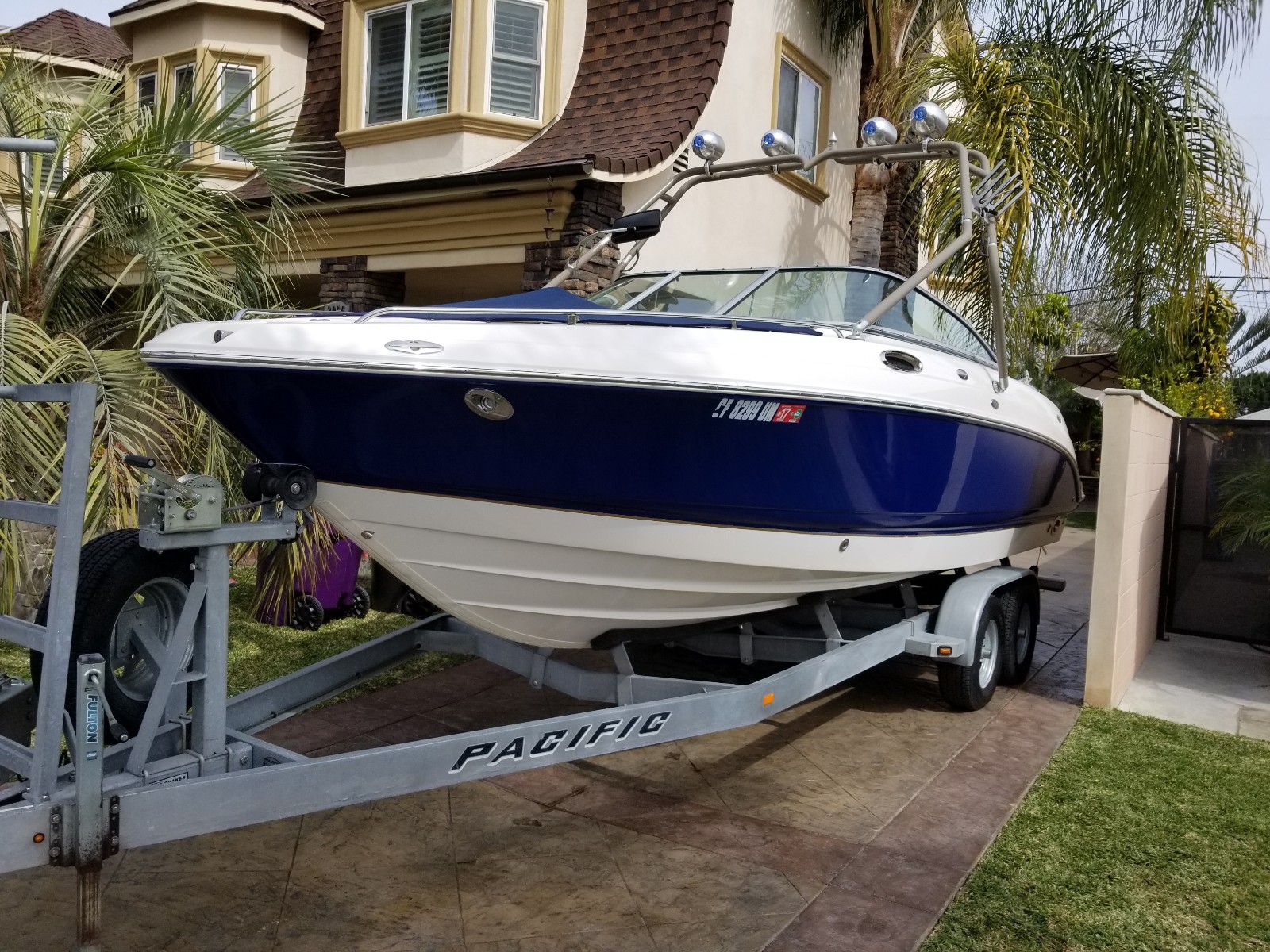 2005 chaparral 256ssi for sale. Great condition!