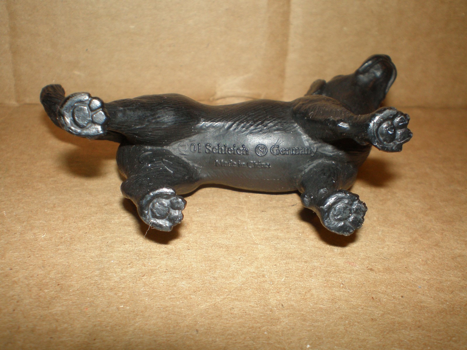 Schleich 2001 Black Labrador Lab 16327 ~ Standing Dog figurine toy