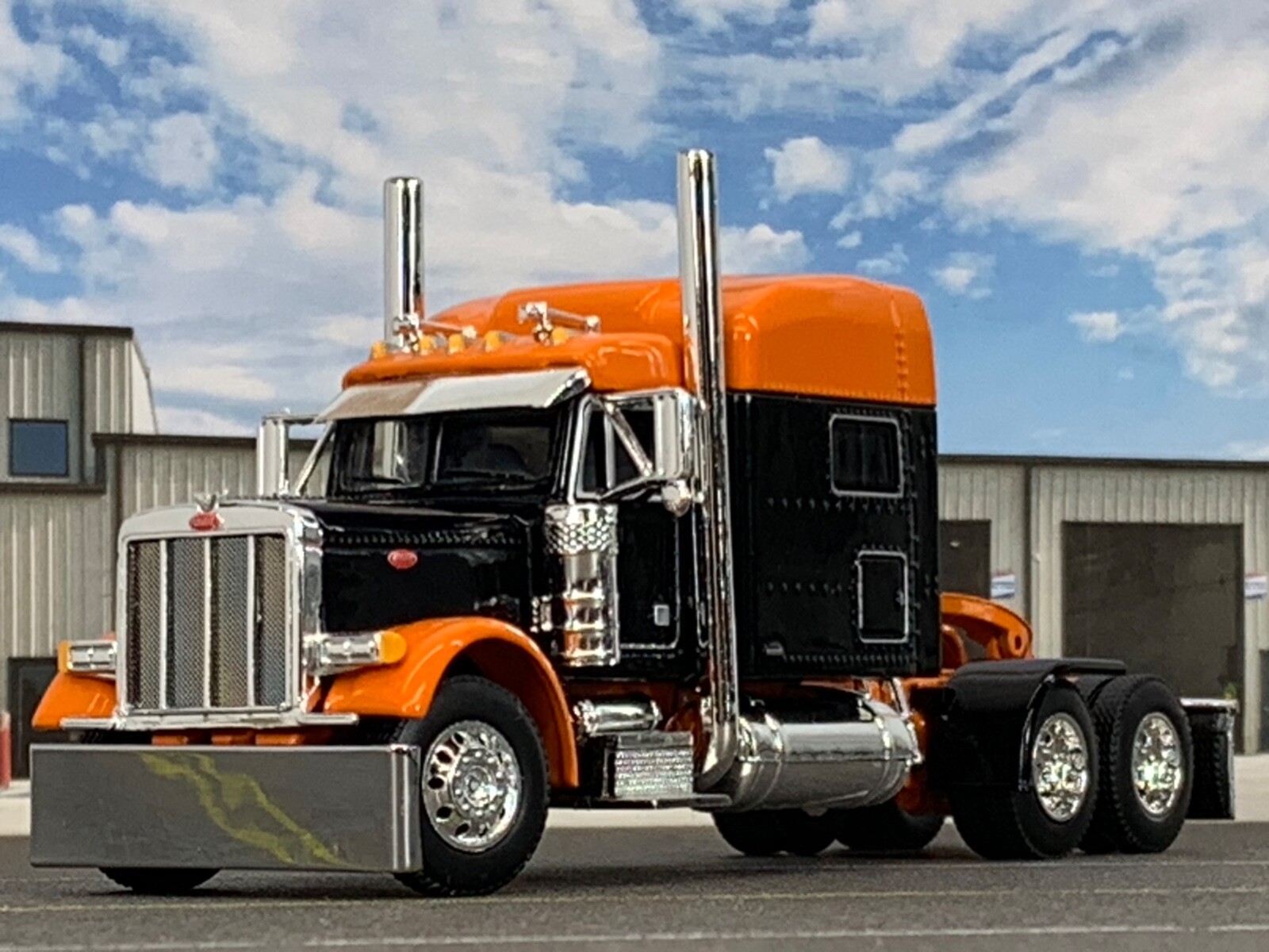 PETERBILT／THE EVOLUTION OF CLASS Peterbilt: The Evolution of Class – transportbooks.com – A