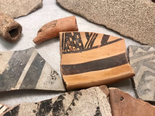 REILLY’S ROCKS: Arizona Artifacts Lot, 14 Items Anasazi/Zuni, Shards, Arrowheads