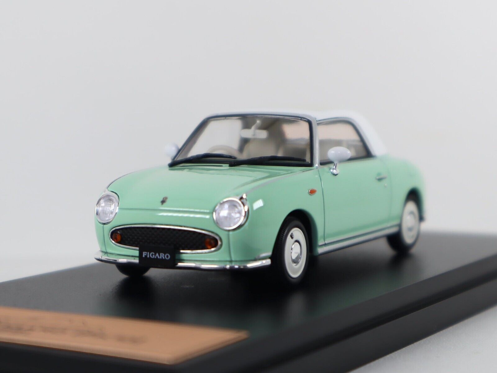 Nissan FIGARO 1:43 1/43 DieCast Model closed Emerald Green