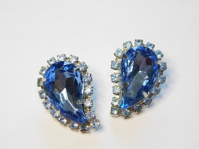 Vintage Multi Shade Blue Glass Rhinestone Paisley Silver Tone Earrings 1 3/8''
