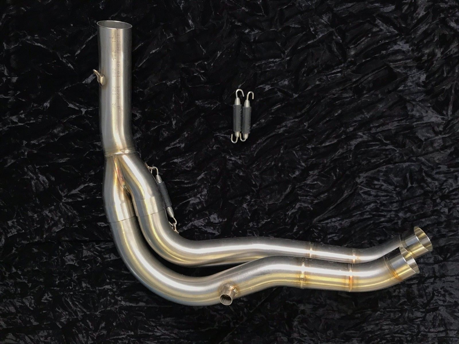 akiracopy Looking for Akrapovic Slip-On Carbon with the “designed for