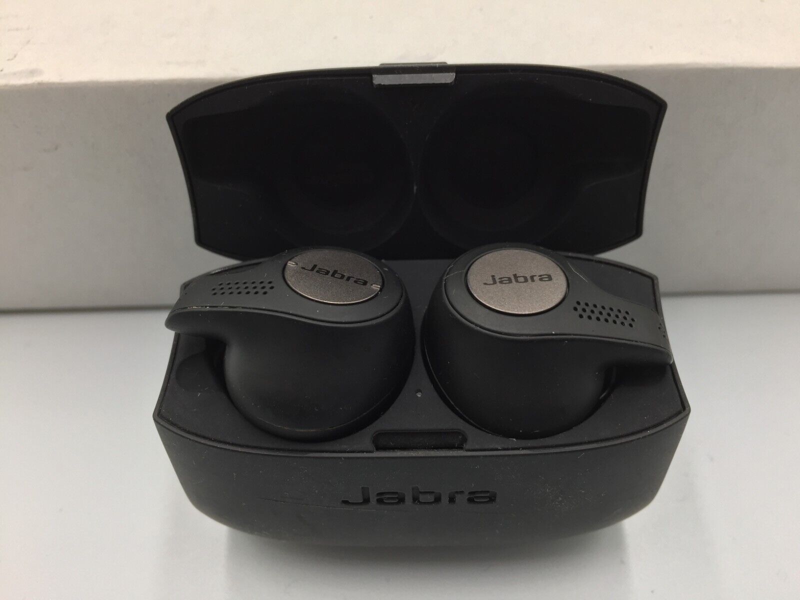 Jabra Elite Active 65t Wireless Bluetooth Earbuds with Multi Connect Function Jabra Elite Active 65t Wireless Bluetooth Earbuds with Multi Connect Function