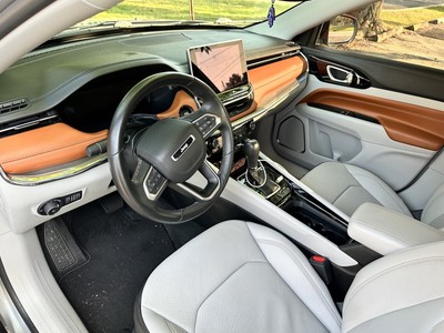 image 3 of interior