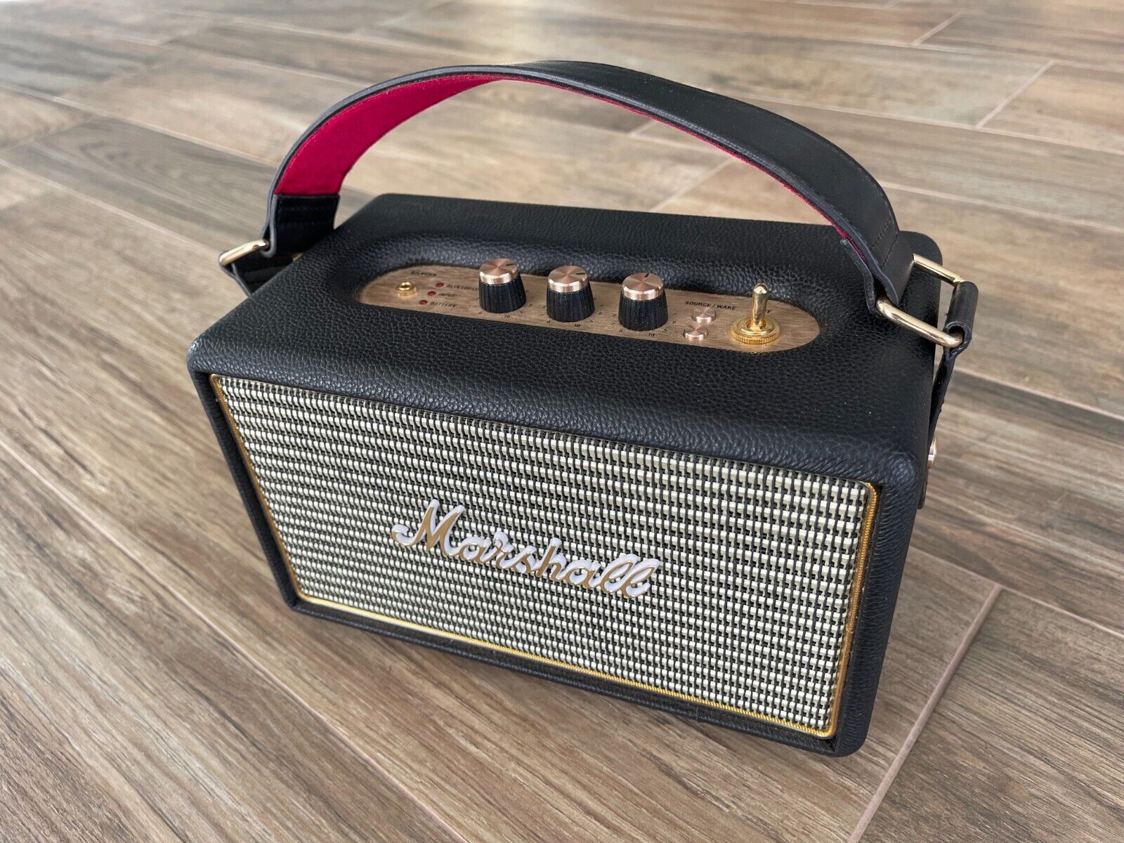 Marshall KILBURN Black-Gold* Speaker…Unusual & Hard To Find Marshall KILBURN Black-Gold* Speaker…Unusual & Hard To Find