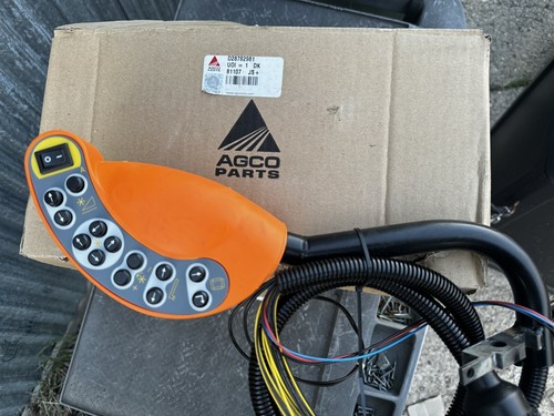 NEW HAND LEVER AGCO D28782981 Massey 7280 7282 Fendt 8370P, 8400P, 9470X Combine