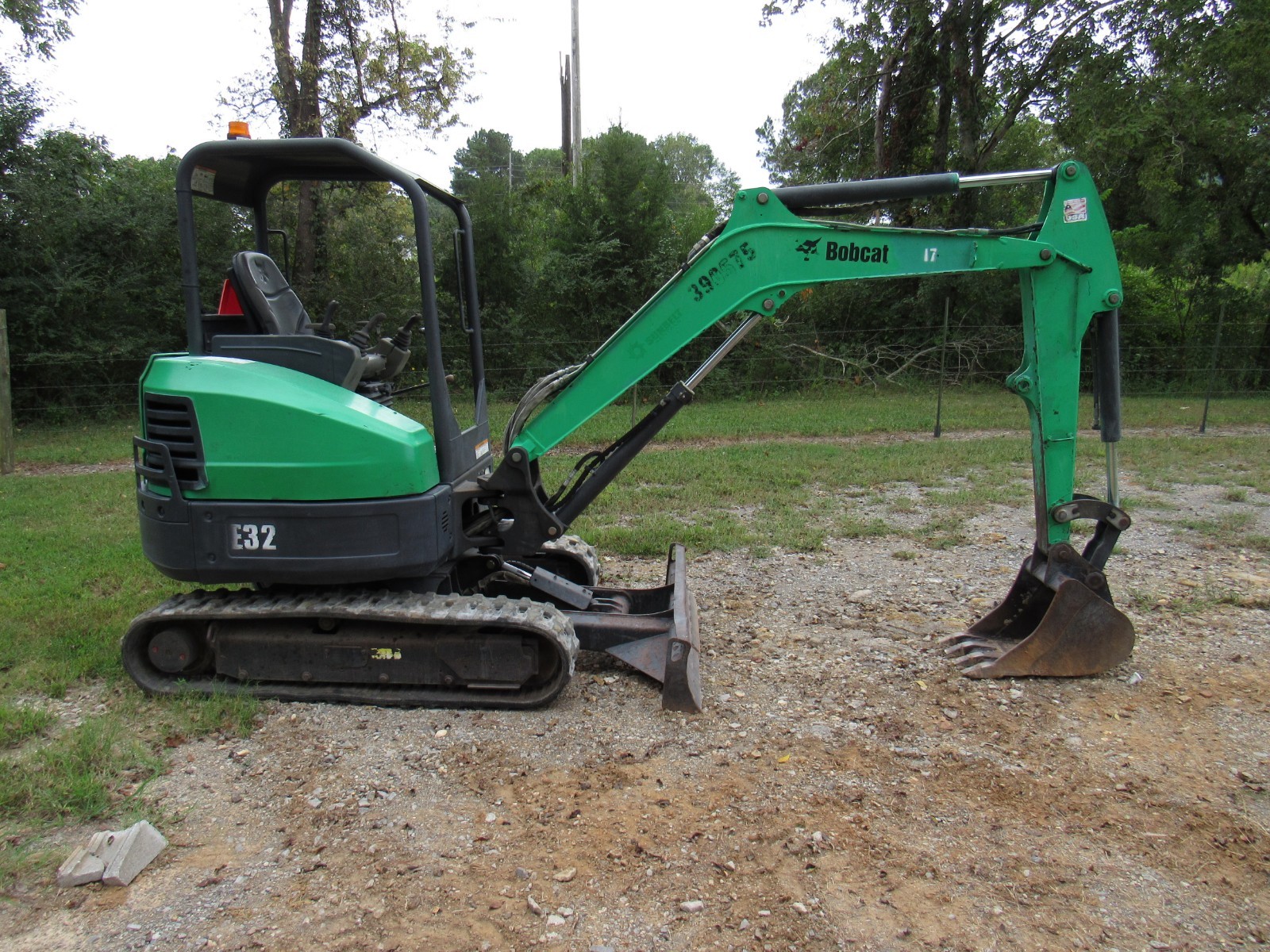 2012 Bobcat E32 Mini Compact Track Excavator with 18