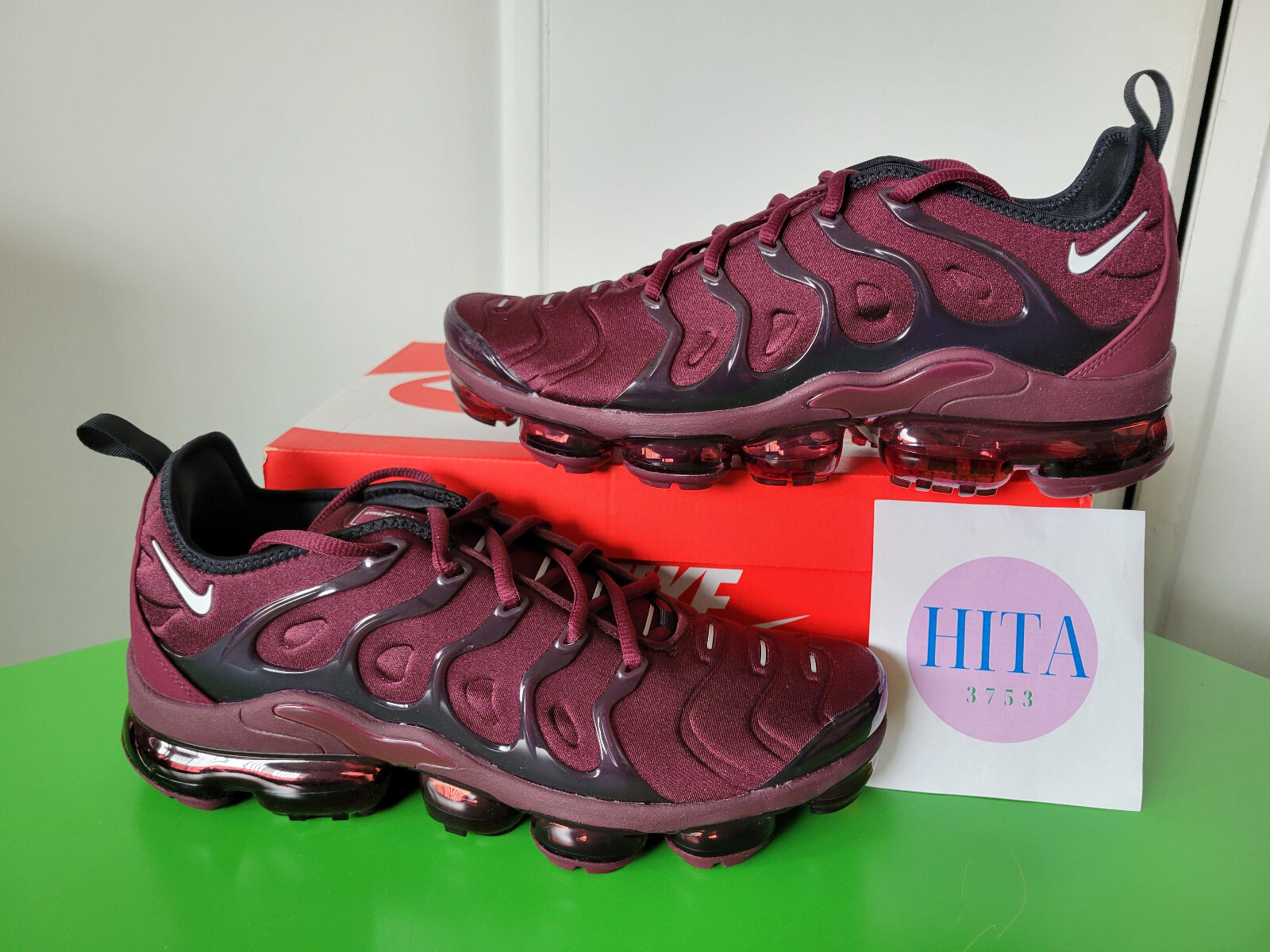 air vapormax plus burgundy