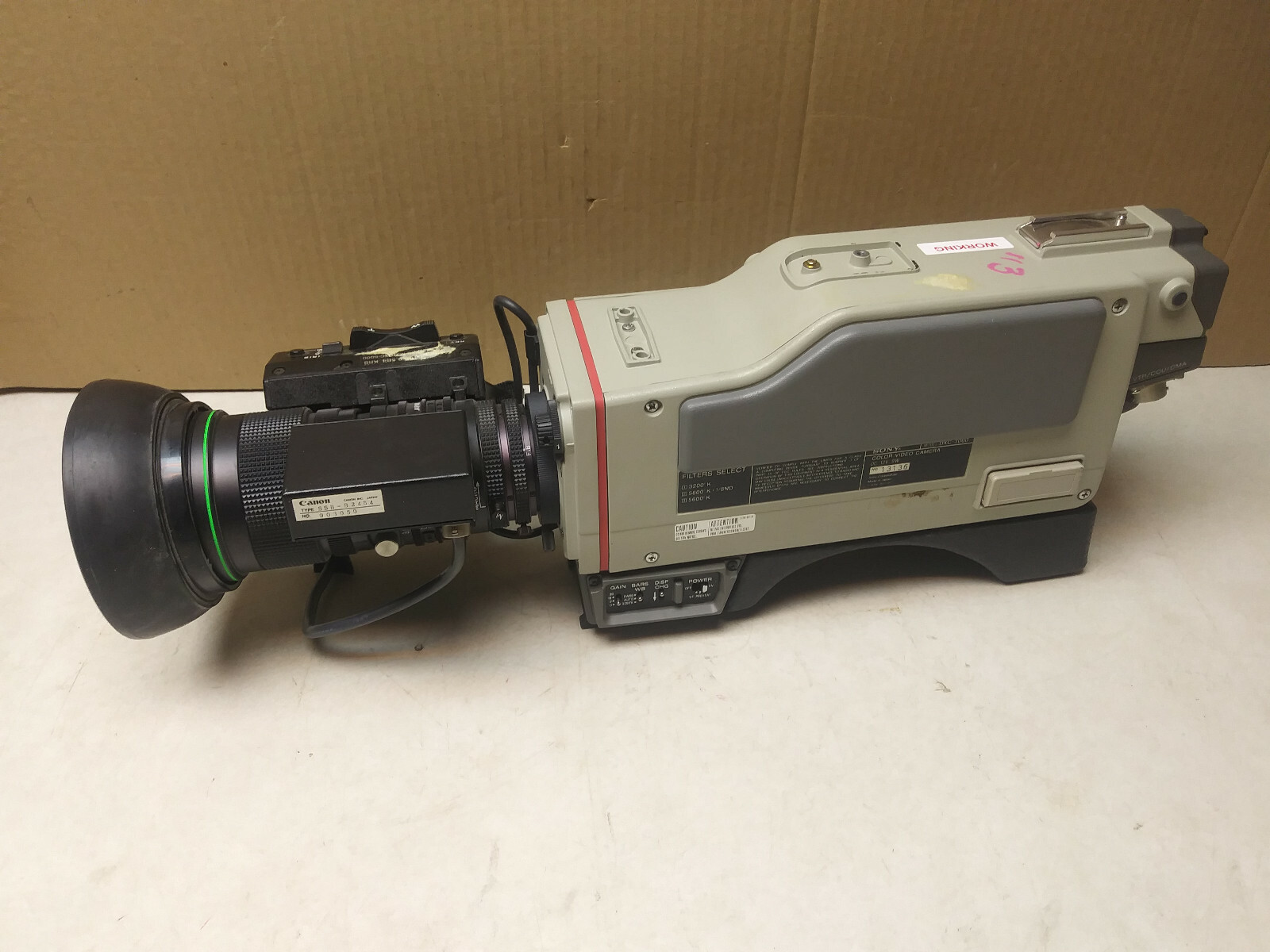 Sony Color Video Camera DXC-3000 w/ lens J15x9.5B4 KRS DXC Sony Color Video Camera DXC-3000 w/ lens J15x9.5B4 KRS DXC