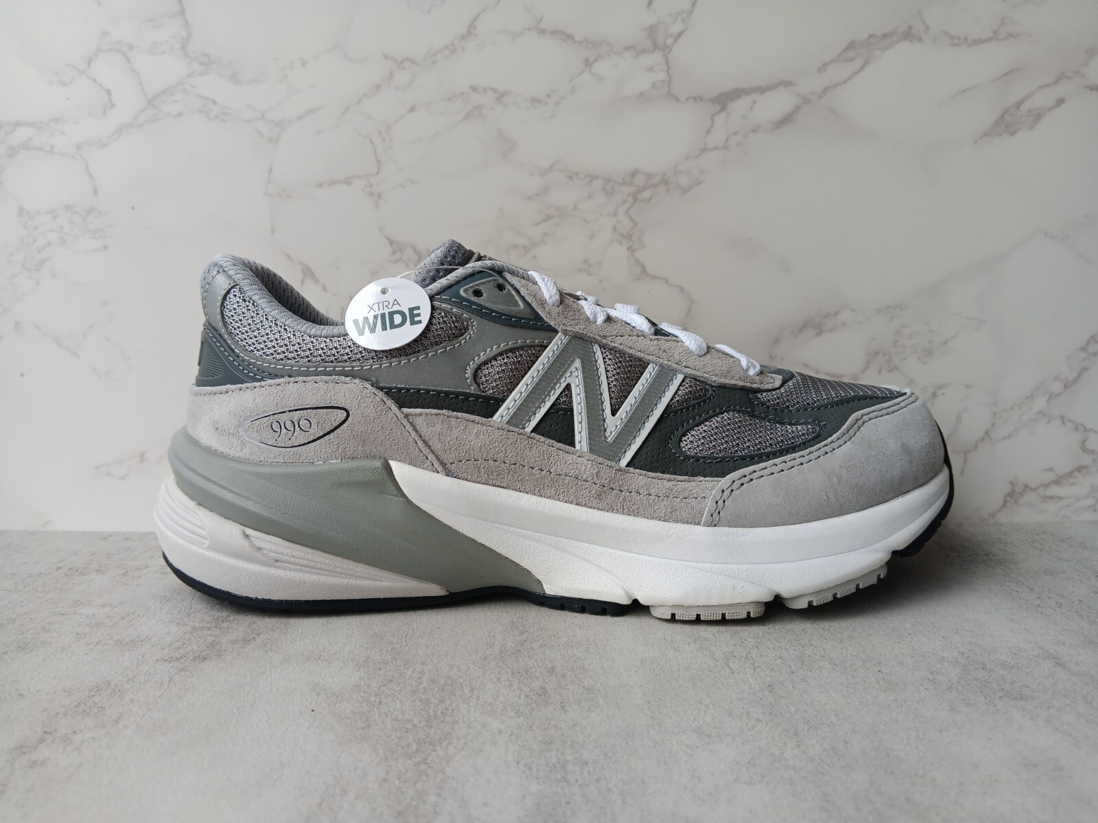 【大幅お値下げ】NEW BALANCE GC990GL6 GREY 990 V6 New Balance 990 V6 Grey/White Sneakers GC990GL6- SZ 6 Y- 7.5