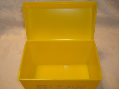 VINTAGE 1950's FLAMBEAU WARE YELLOW PLASTIC RECIPE BOX