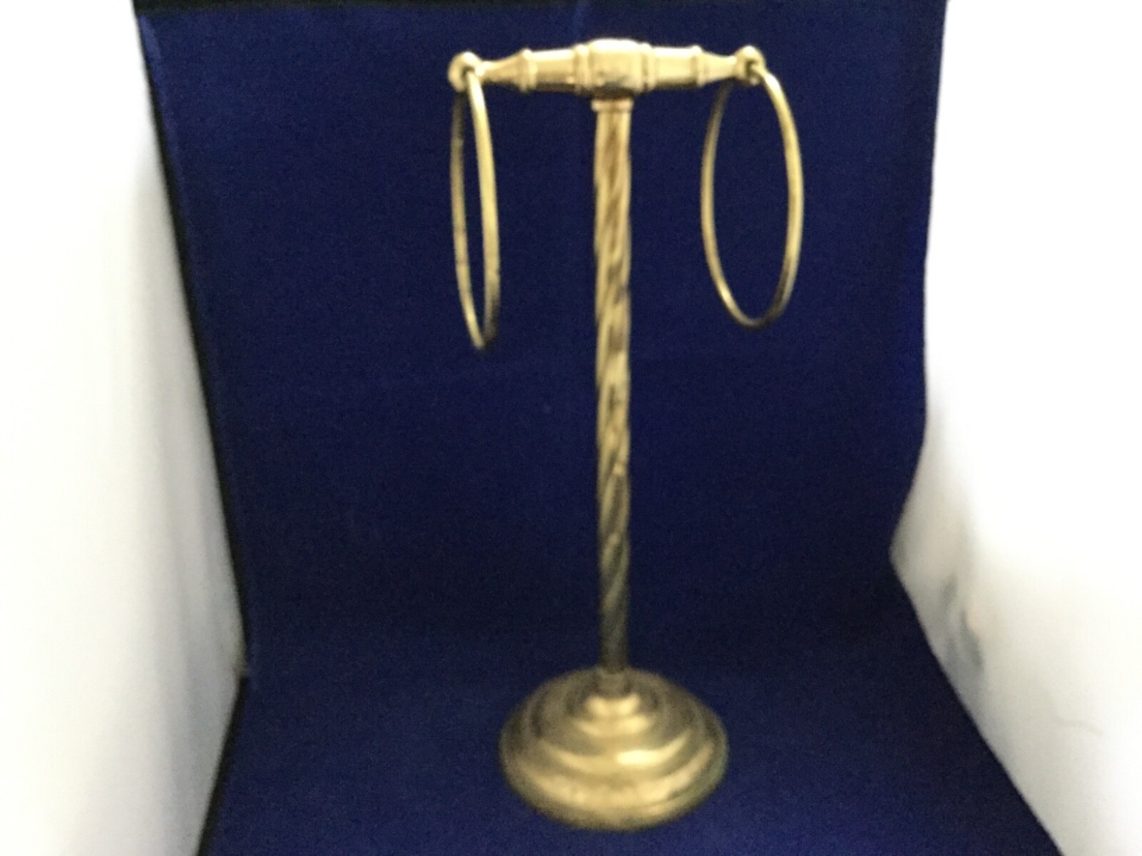 Brass art ware towel rack, weighs 6 lbs.