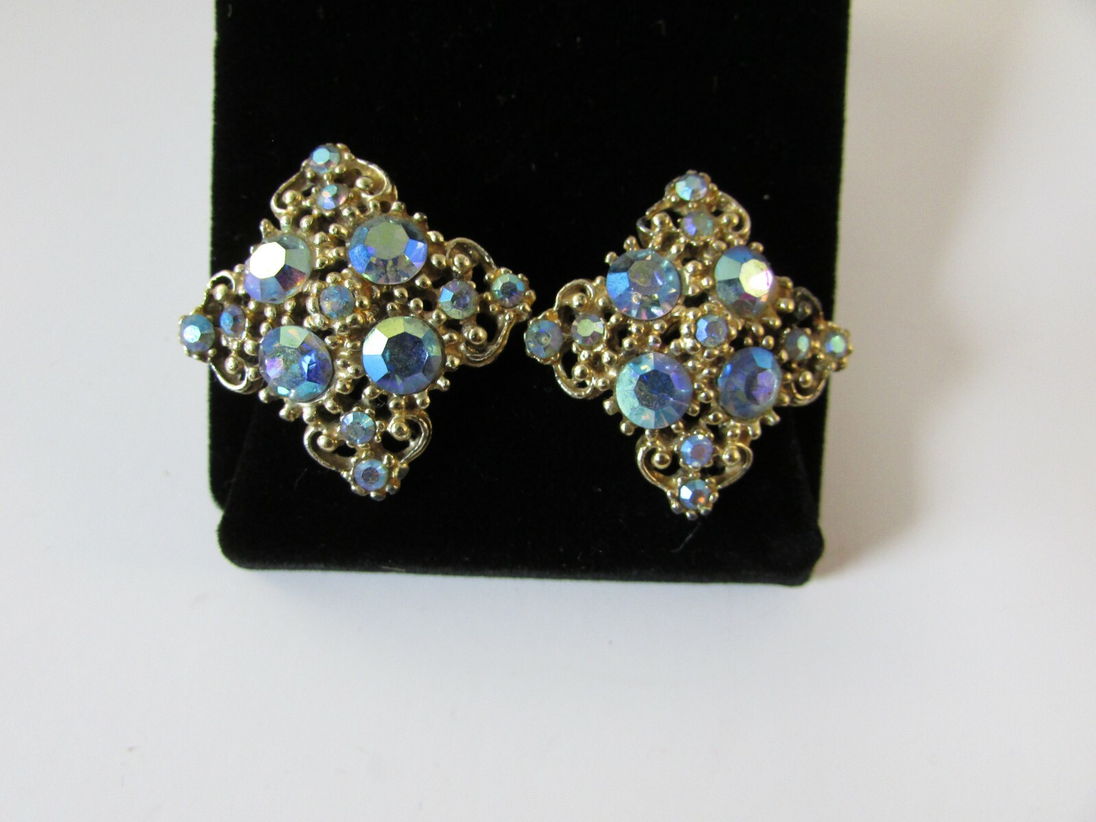 【VINTAGE HOLLYWOOD】Ripple Ball Earrings_VH2534EA004M FINAL SALE 50s Earrings - Powder Blue & Clear Rhinestones