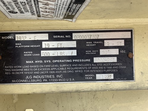 JLG 1932E scissor lift 19’ Platform 25’ Working Height With Extended Platform