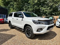 2017 Toyota Hilux 2.4 D-4D Invincible X Auto 4WD Euro 6 4dr (TSS, 3.5t) PICK UP 