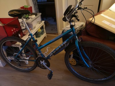 Apollo Kimera. 17" Frame, 26"wheels.