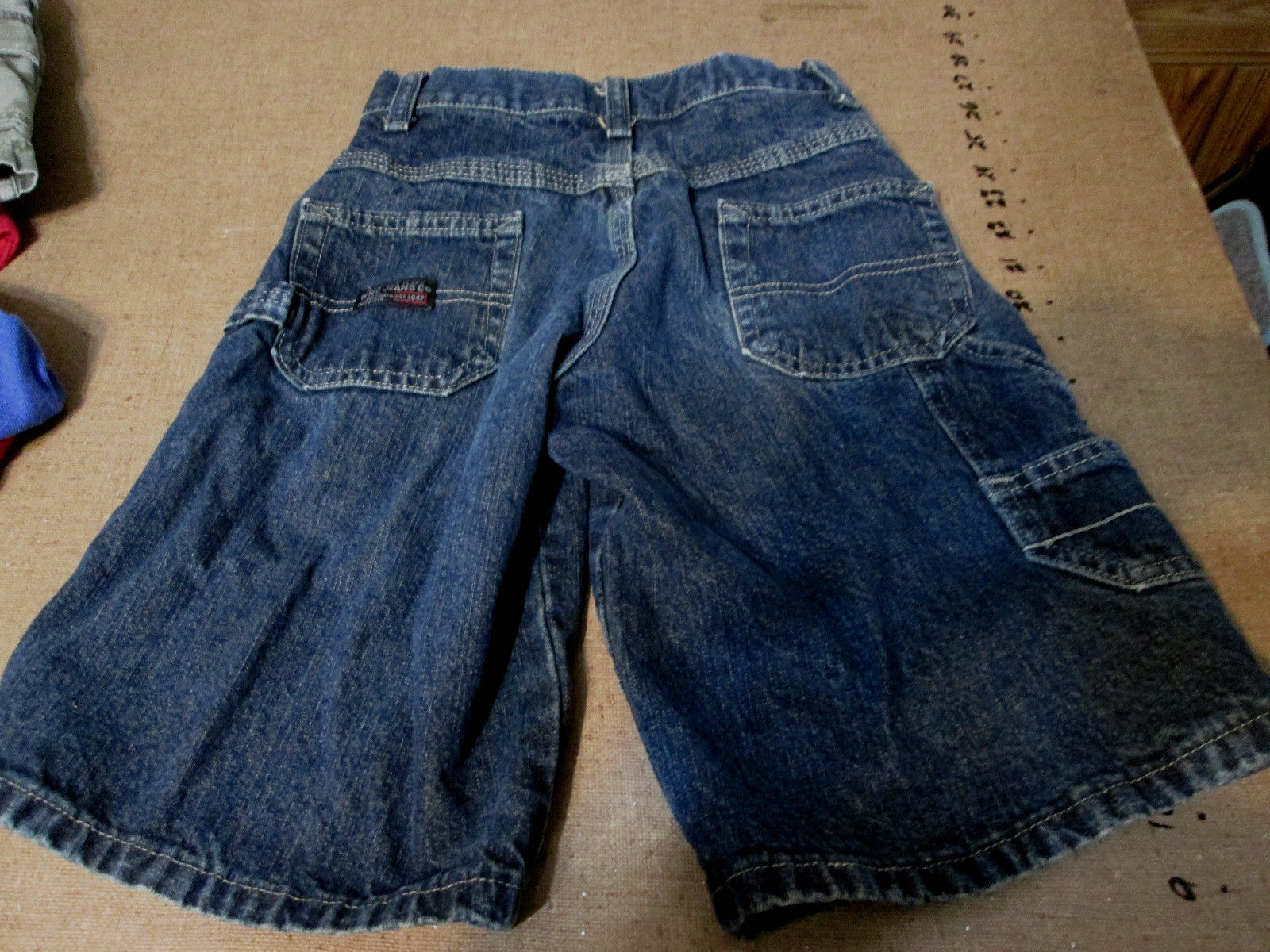 Wrangler Jeans Co. Boys Denim Carpenter Shorts Size 8 6 Pockets Belt Loops.....Y