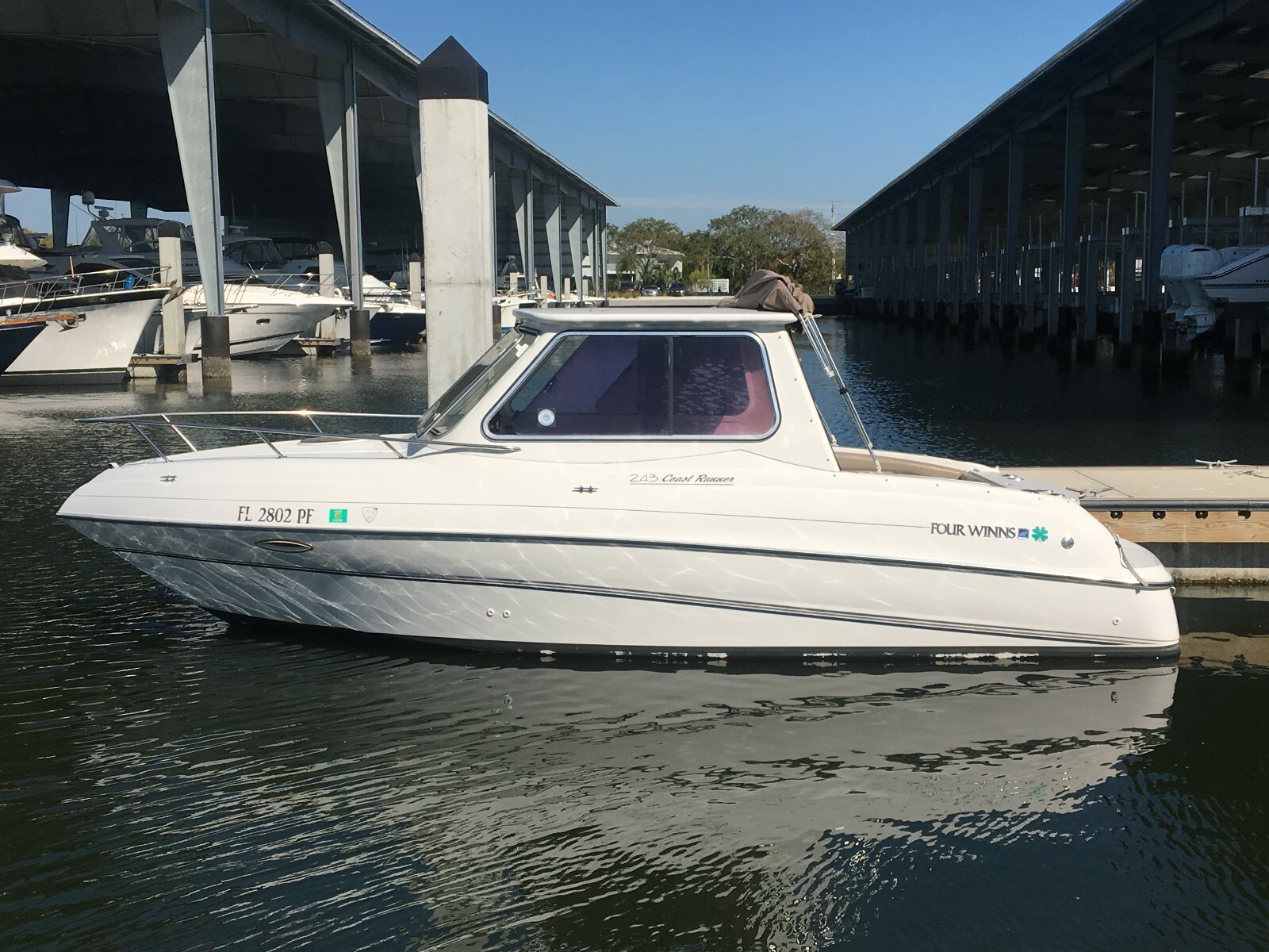 Four Winns 243 Coast Runner