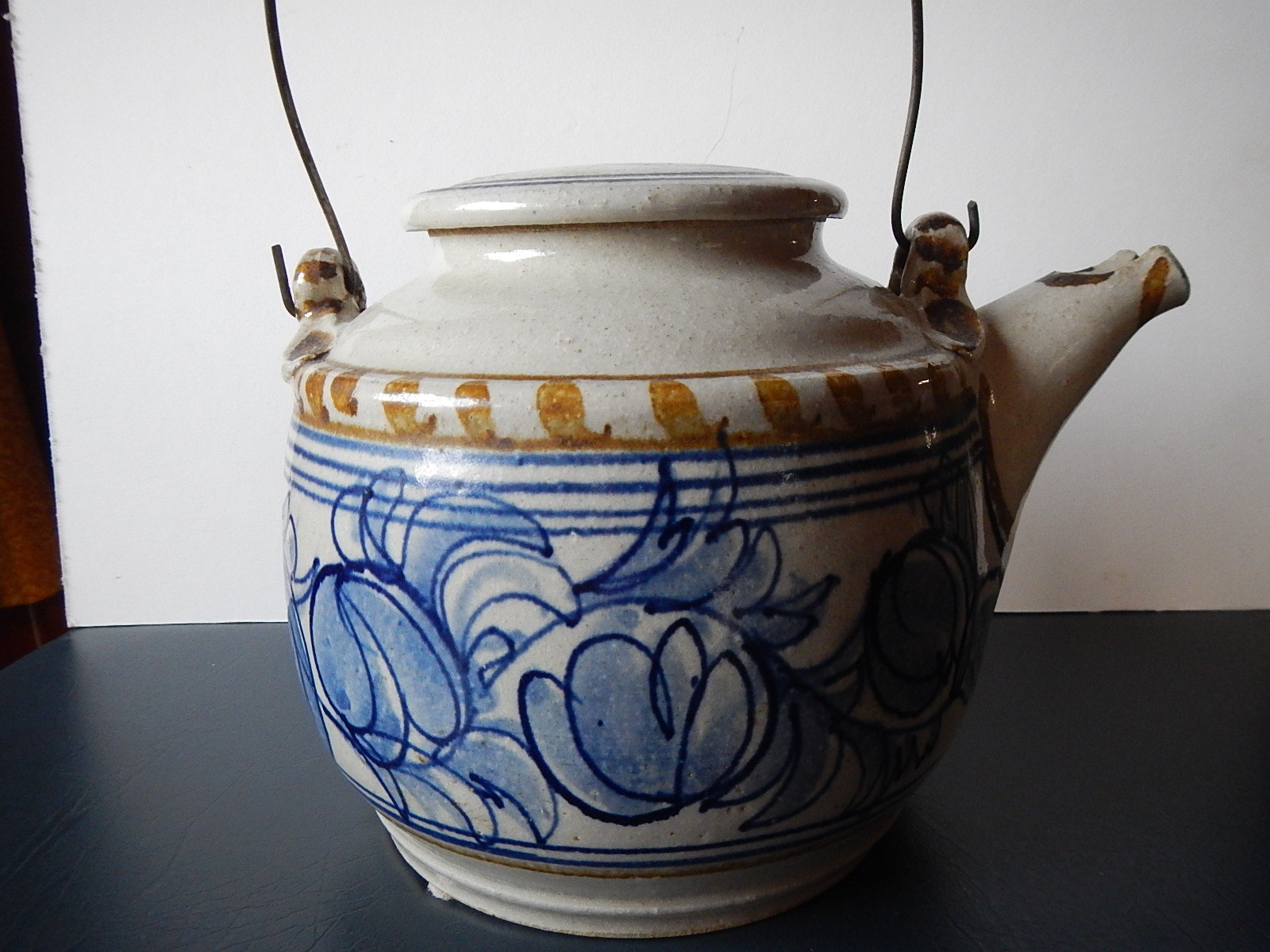 Jose Dovis tea or coffee pot; 6.5
