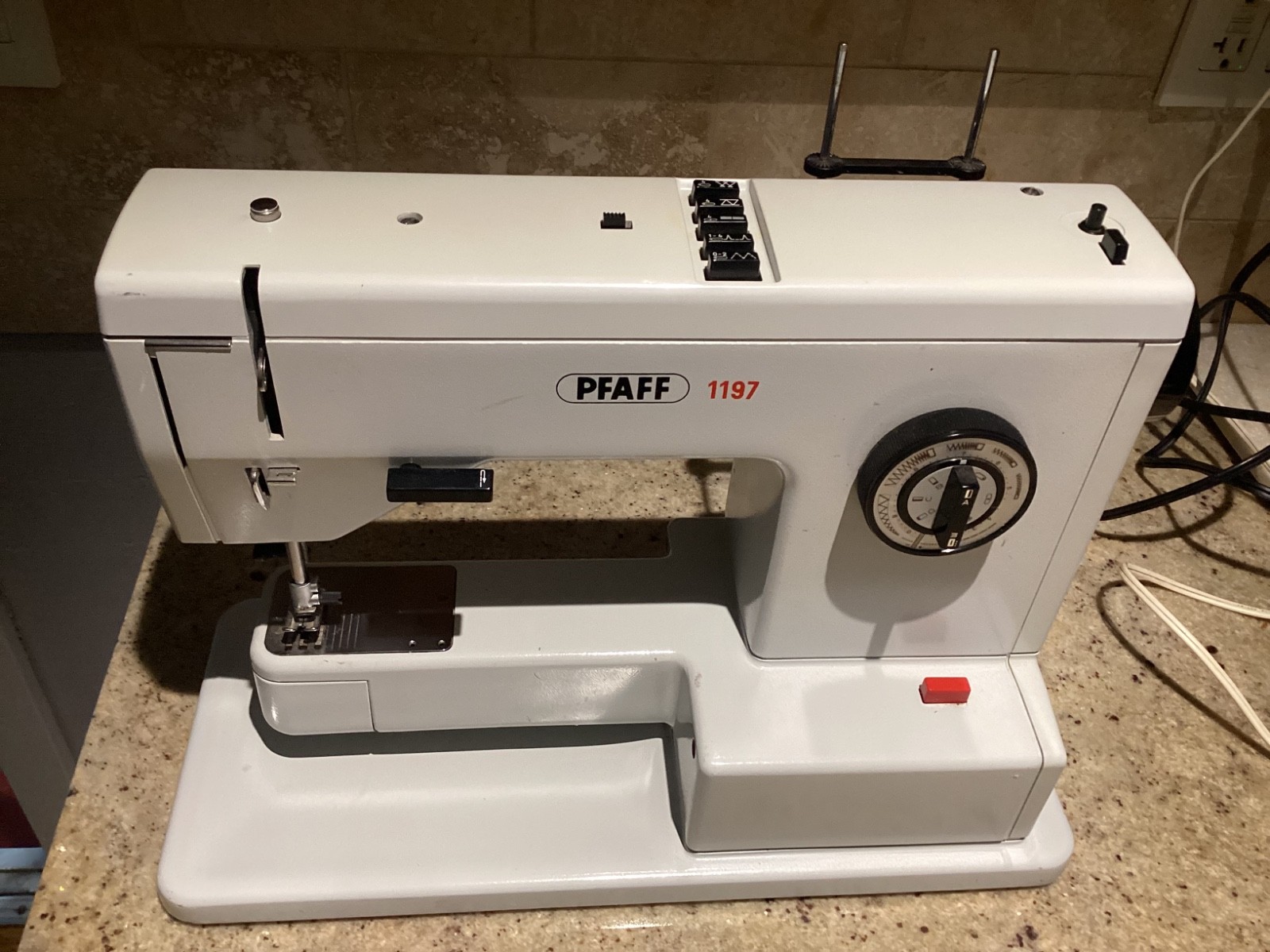 Pfaff 1197 Sewing Machine Not Working Germany for parts or