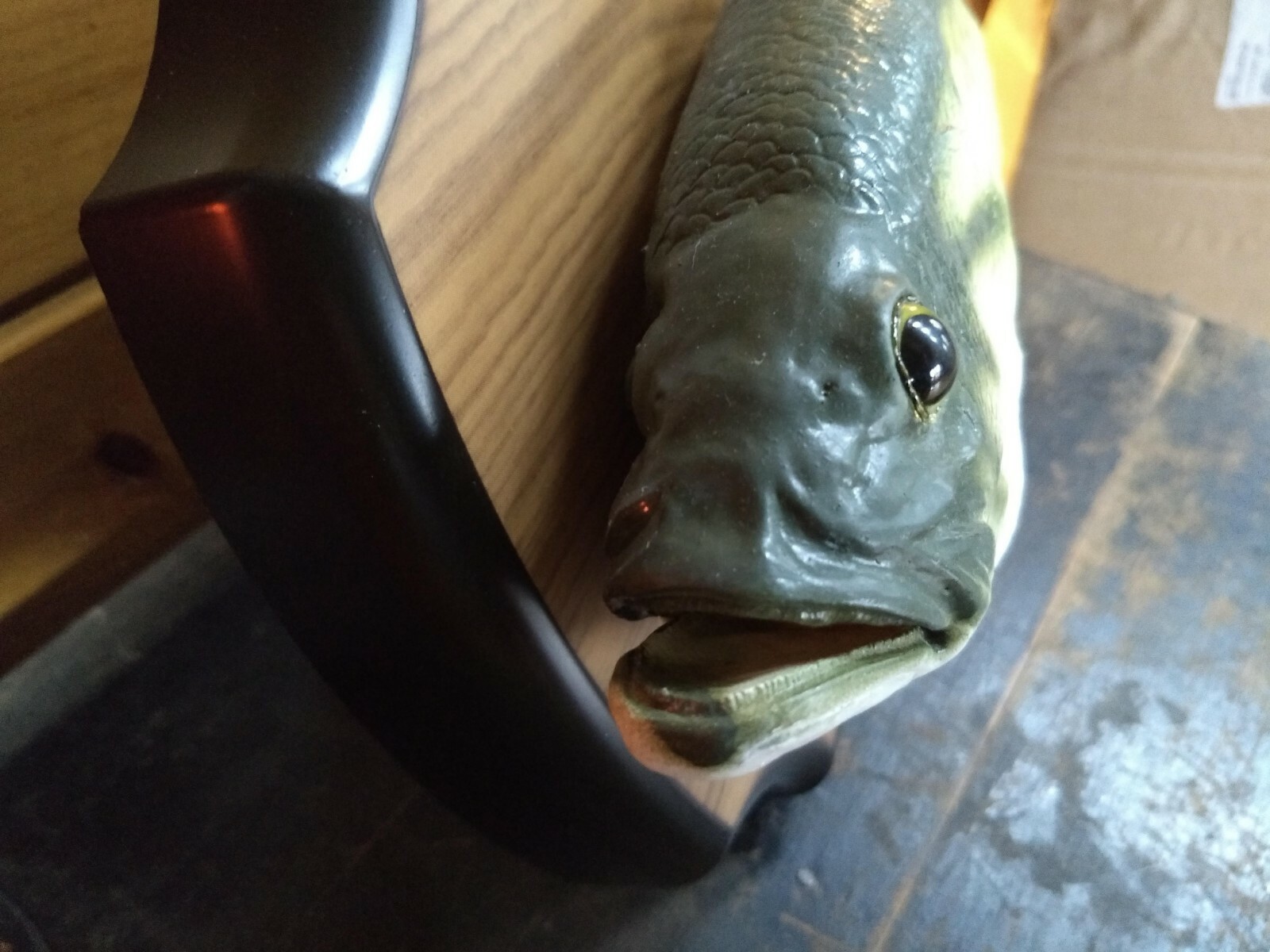 Billy Bass Motion Activated Fish Sings/DANCES PERFECT FREE SHIPPING & BATTERIES