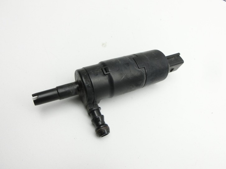 Porsche Panamera 970 10-16 Waschwasserpumpe Wischwasserpumpe Waschpumpe Vorne Porsche Panamera 970 10-16 19.08.2011... Vorschau 2