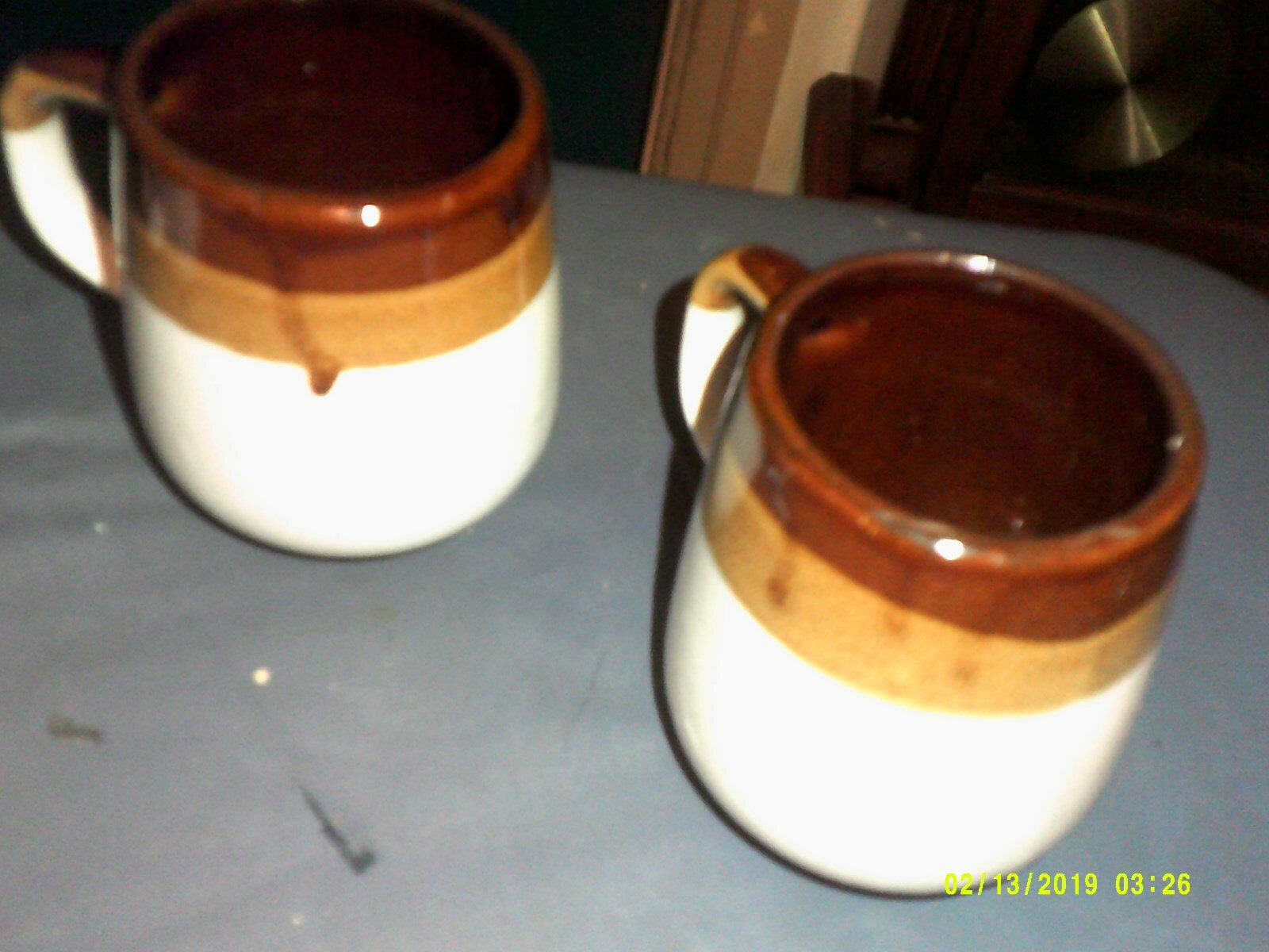 VINTAGE SET OF 4 STONEWARE TYPE COFFEE MUGS TAIWAN BROWN TAN RINGS