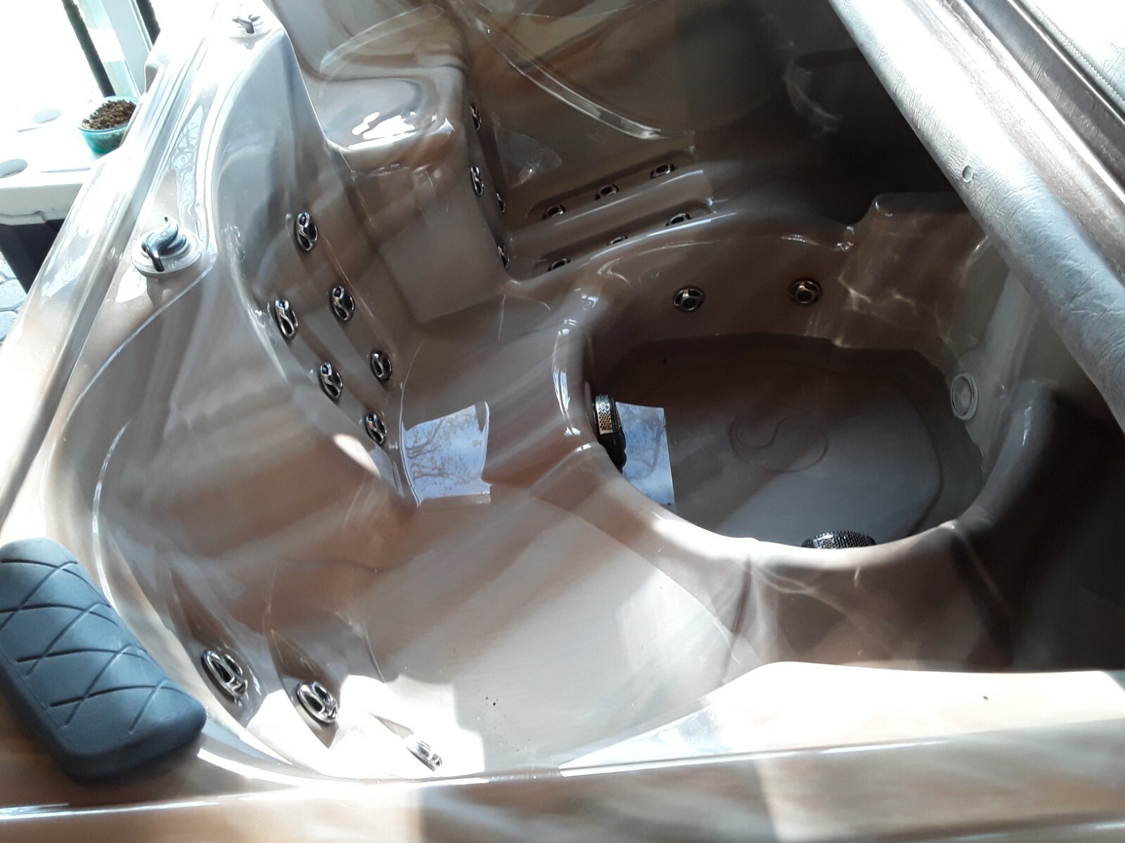 4 seater and lounger hot tub