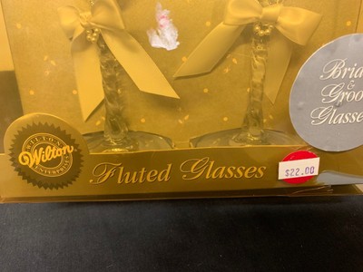 CHAMPAGNE FLUTES  WILSON   NIB WEDDING PARTY