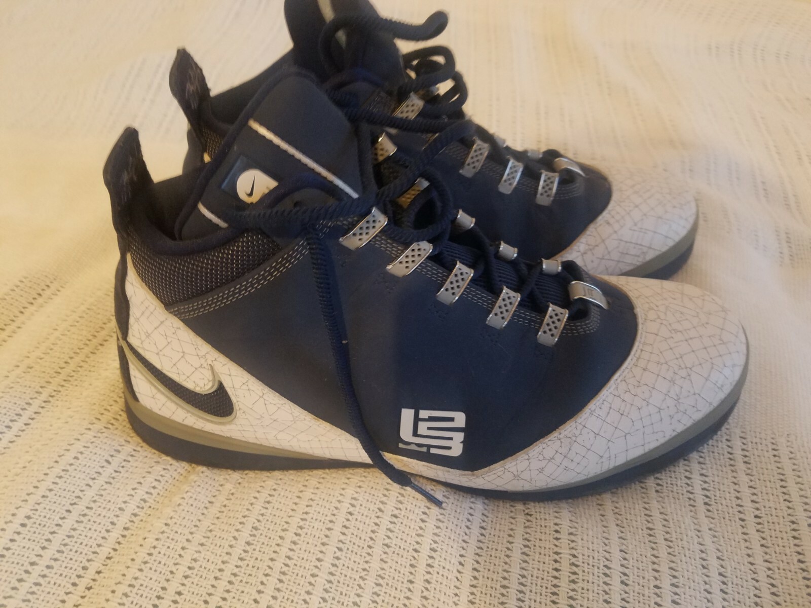 ロドマン風⭐︎Nike Zoom Soldier 14 ブルズカラー ロドマン風⭐︎Nike Zoom Soldier 14 ブルズカラー - メルカリ